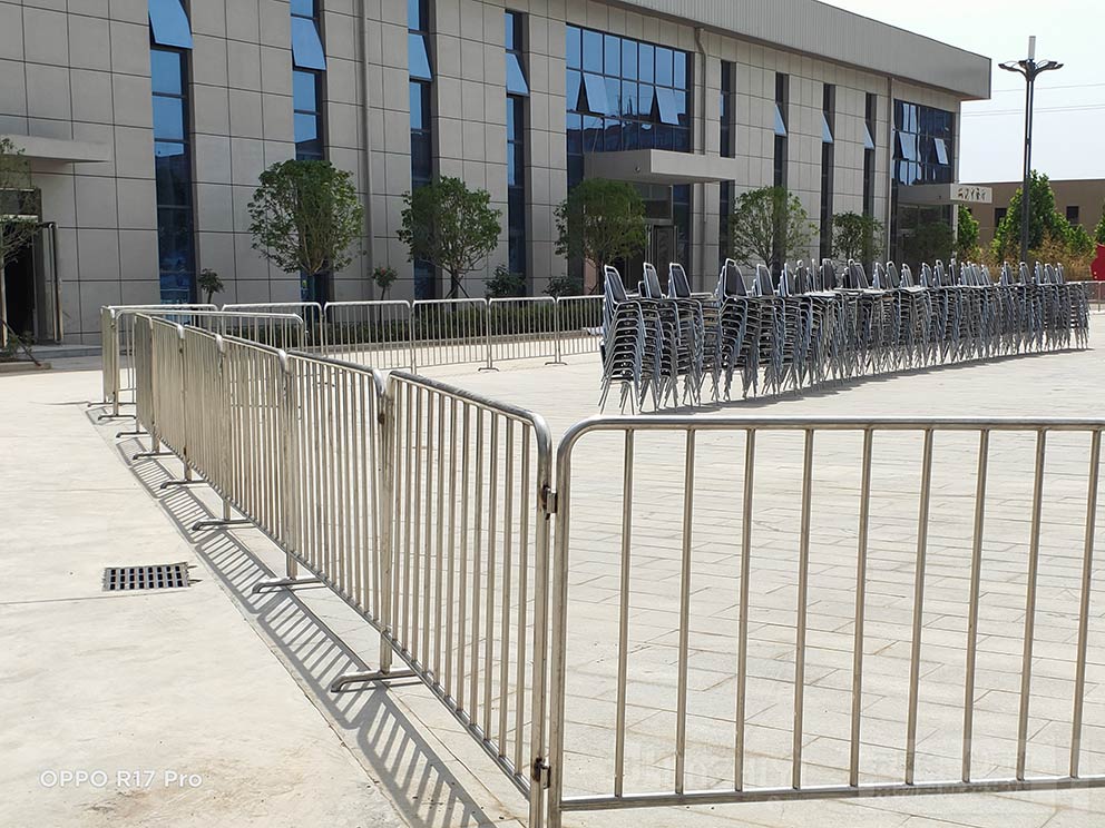 鄭州鐵馬護欄租賃的用途和優(yōu)點介紹